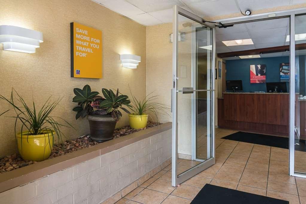 Motel 6-Madison, Wi - East Interior photo
