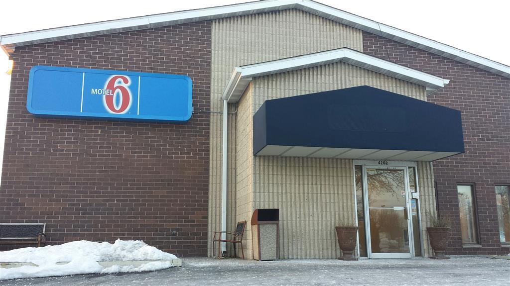 Motel 6-Madison, Wi - East Exterior photo